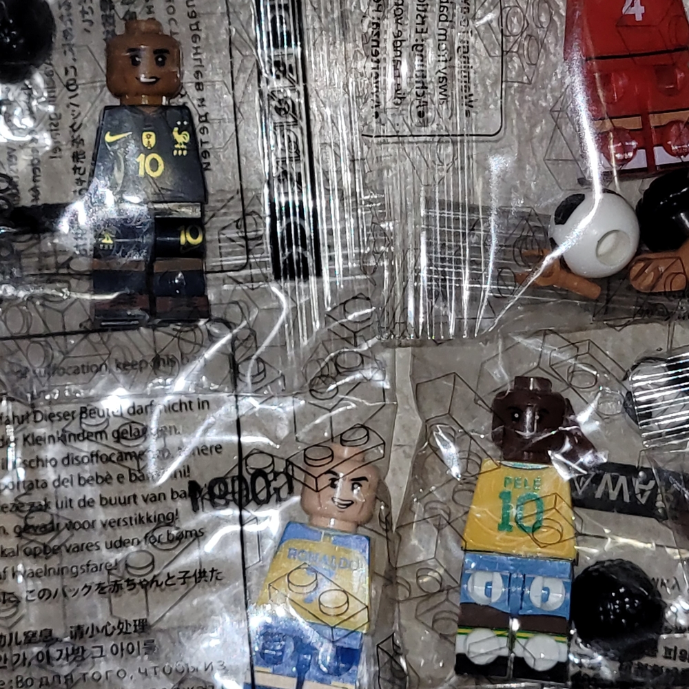 Soccer Minifigure Blind Bag Set - Multicolor Football Players - Picture 2 of 5